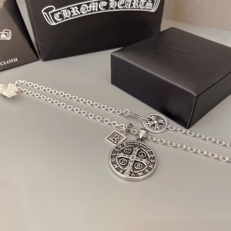 EyeCatching Chrxmx Hxxrts Necklaces 296653