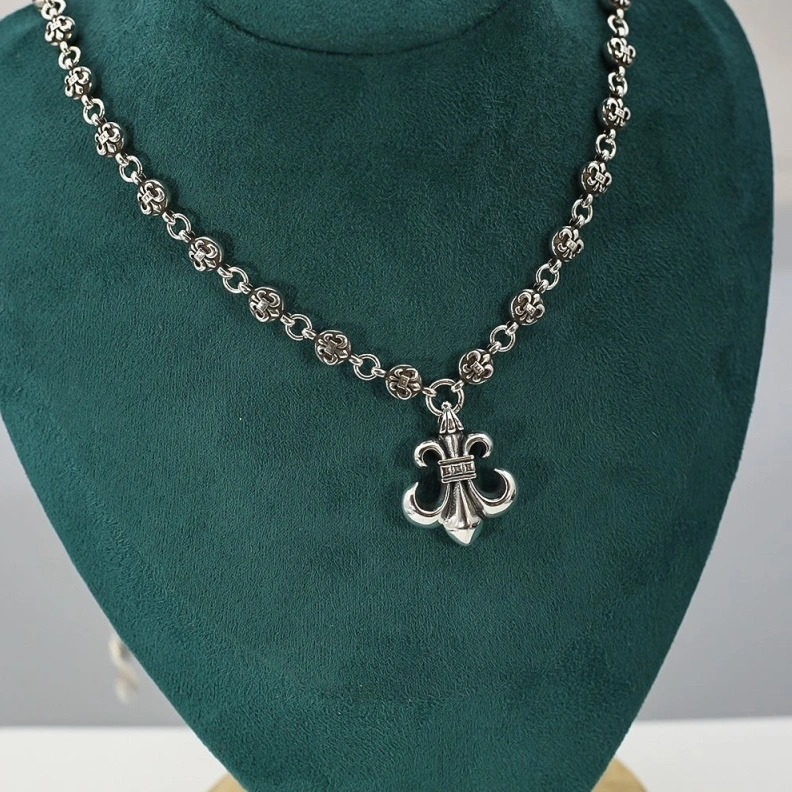 Lightweight Chrxmx Hxxrts Necklaces 296654