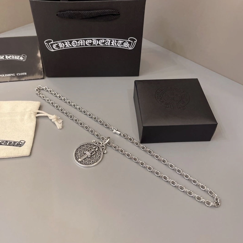Versatile Chrxmx Hxxrts Necklaces 296648