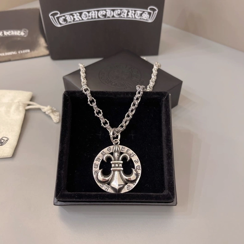 Resilient Chrxmx Hxxrts Necklaces 296647