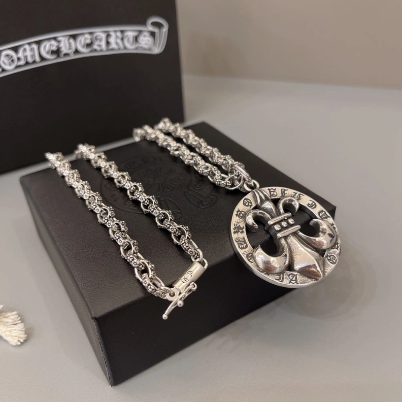Resilient Chrxmx Hxxrts Necklaces 296647