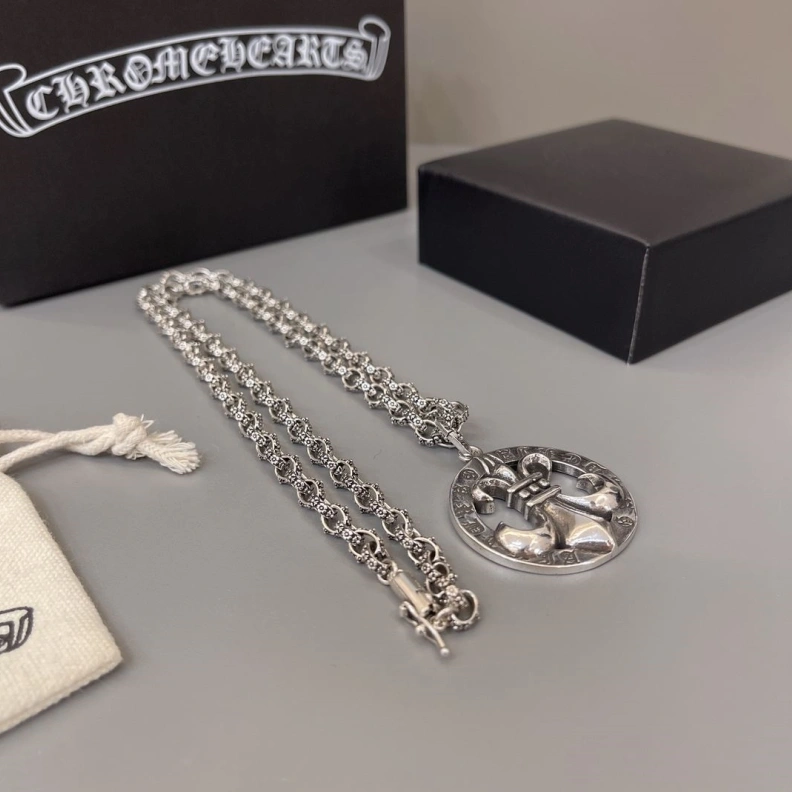 Resilient Chrxmx Hxxrts Necklaces 296647