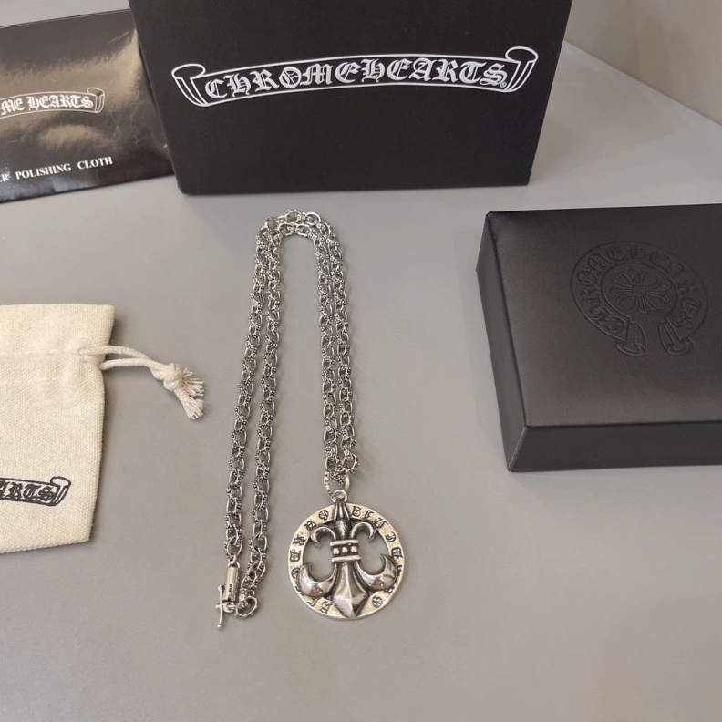 Resilient Chrxmx Hxxrts Necklaces 296647