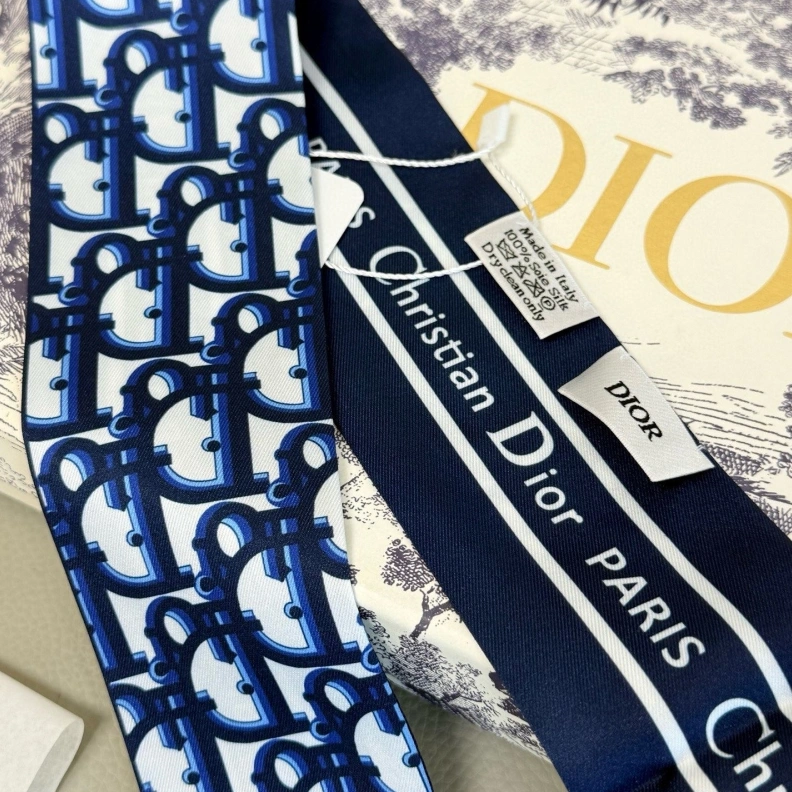 Comfortable CHRISTIAN DXXR 279166