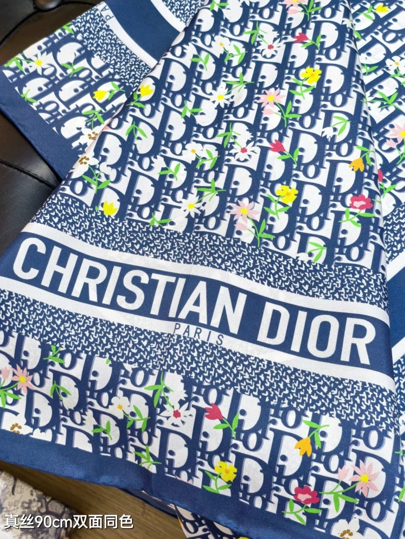 UrbanStyle CHRISTIAN DXXR 279152