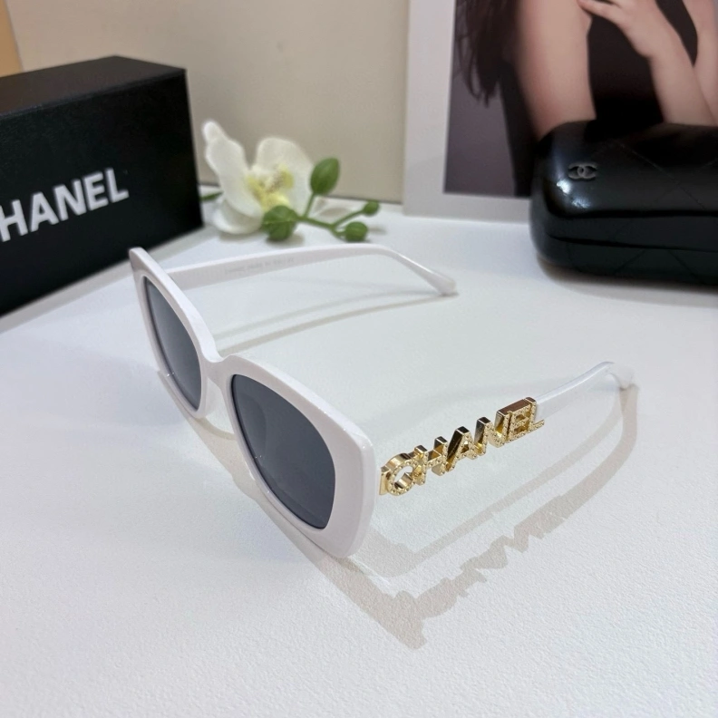 Modern Chxnxl Sunglasses 250779