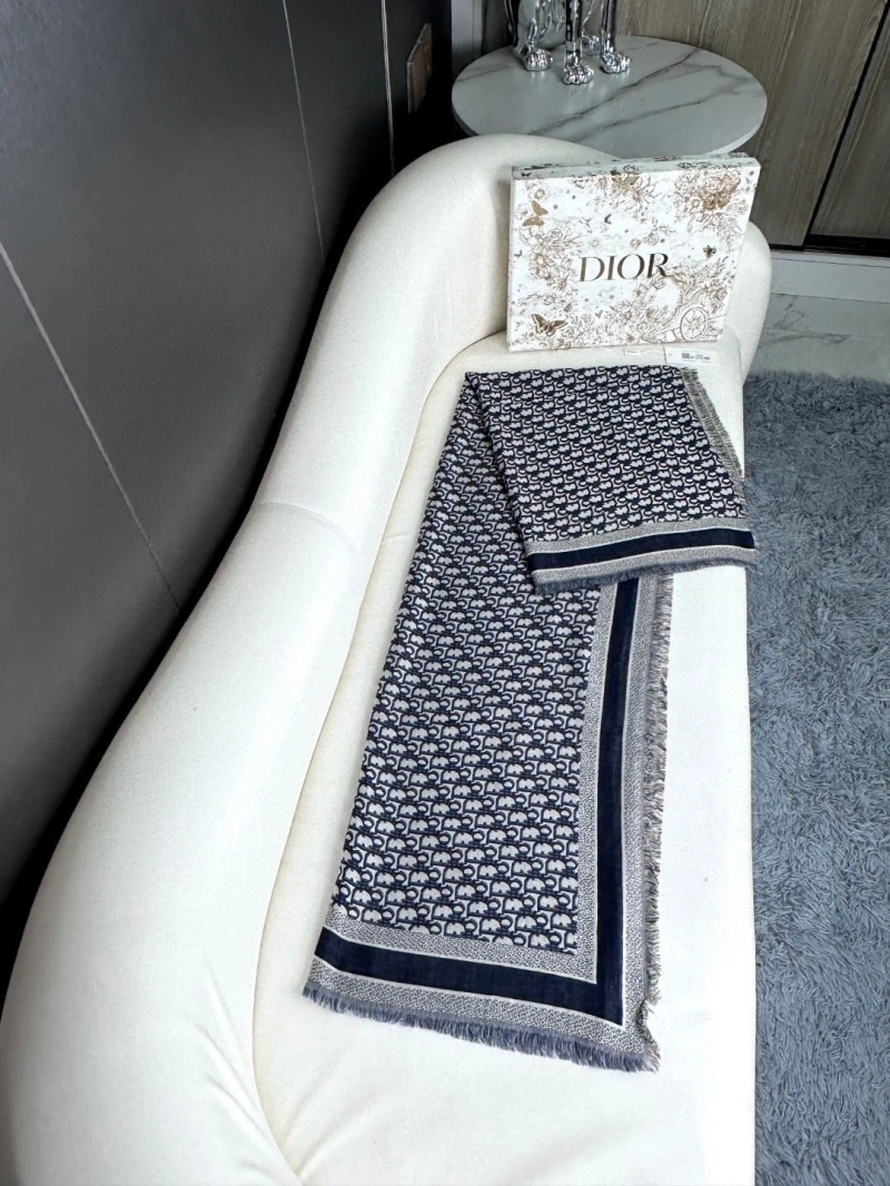 Sleek CHRISTIAN DXXR 276572