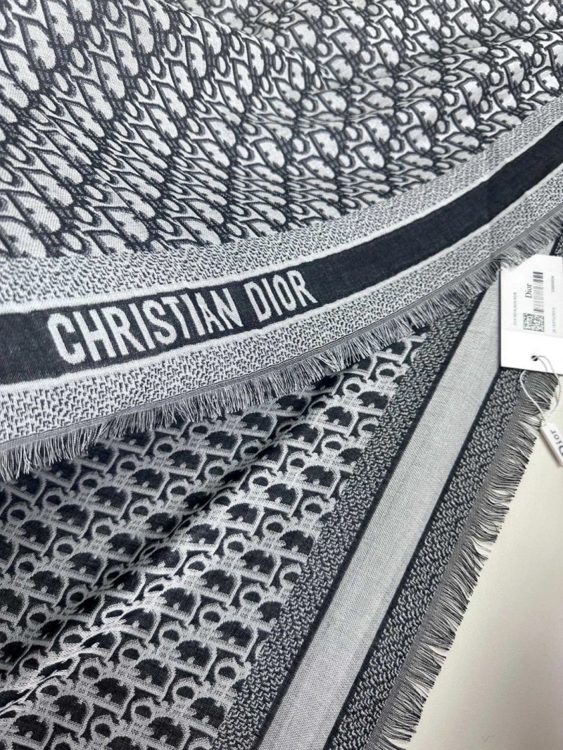 Sleek CHRISTIAN DXXR 276572