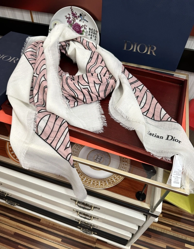 Comfortable CHRISTIAN DXXR 276392