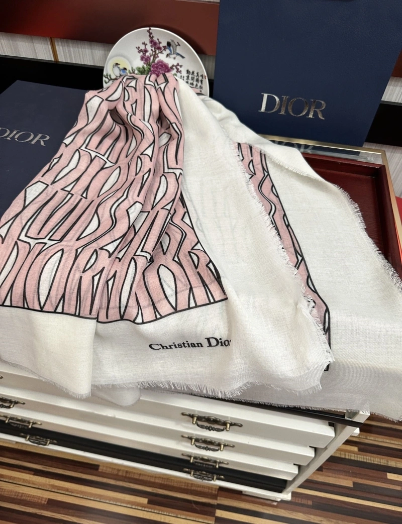 Comfortable CHRISTIAN DXXR 276392