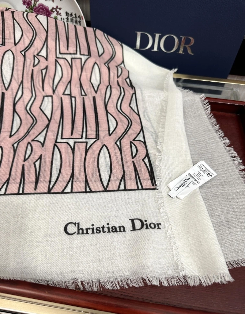 Comfortable CHRISTIAN DXXR 276392