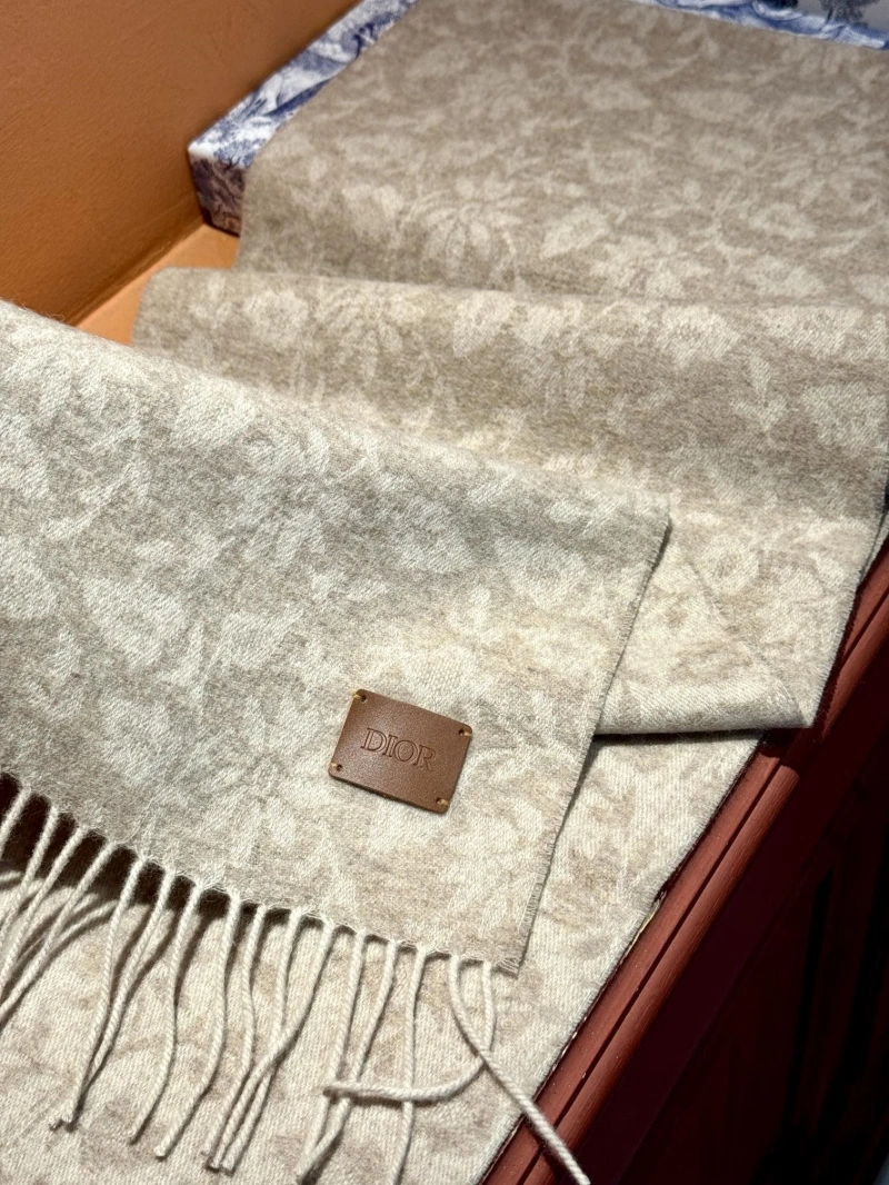 Comfortable CHRISTIAN DXXR 276398