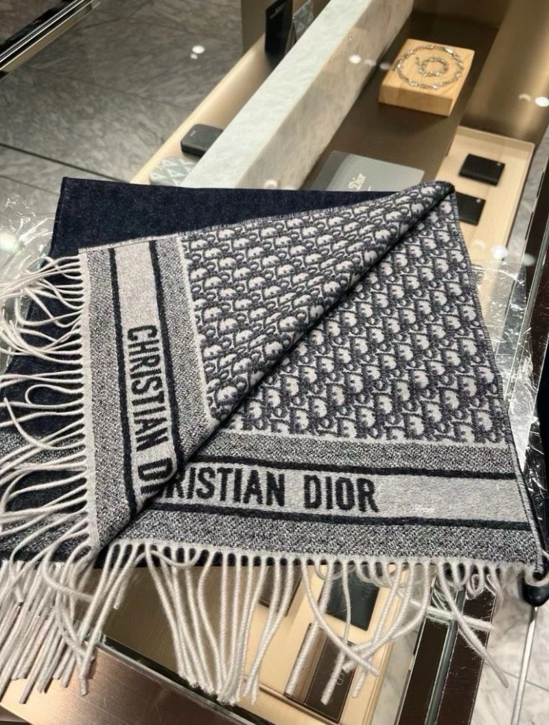 UrbanStyle CHRISTIAN DXXR 276383