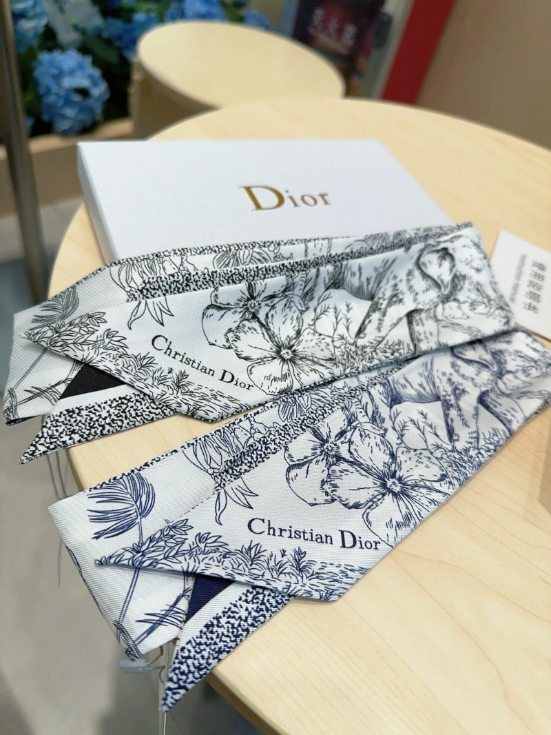 Comfortable CHRISTIAN DXXR 279577