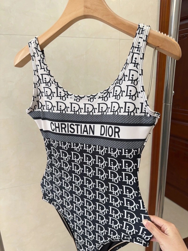 Comfortable CHRISTIAN DXXR 265480