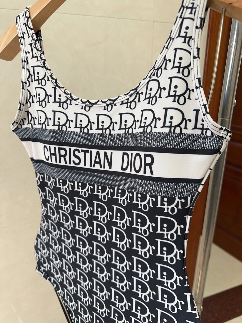 Comfortable CHRISTIAN DXXR 265480