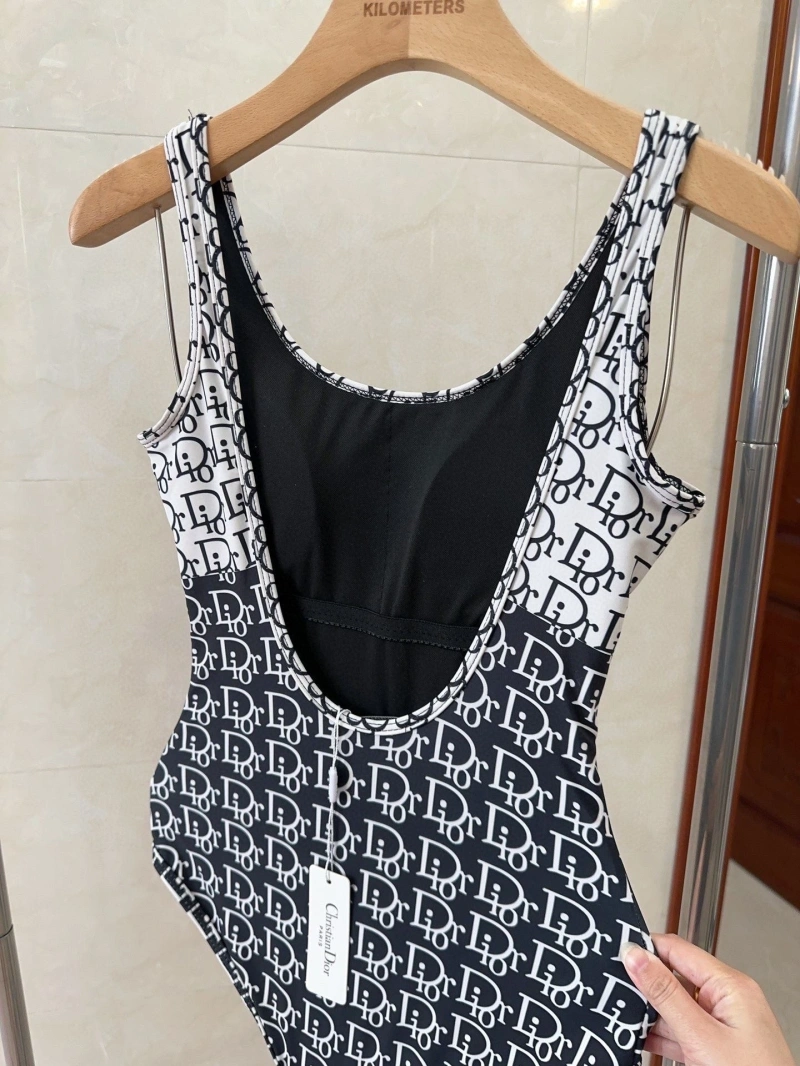 Comfortable CHRISTIAN DXXR 265480