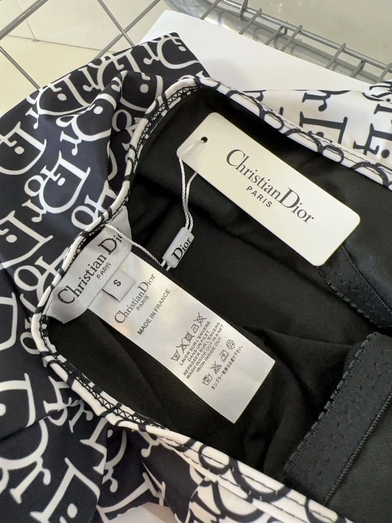 Comfortable CHRISTIAN DXXR 265480