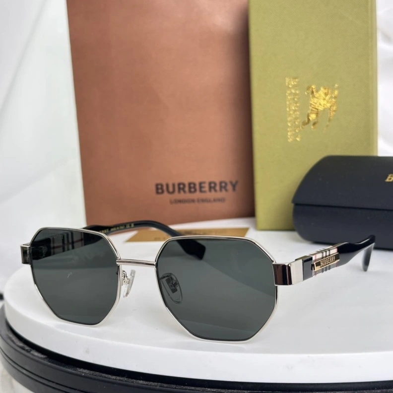 Stylish Bxrbxrry Sunglasses 250054