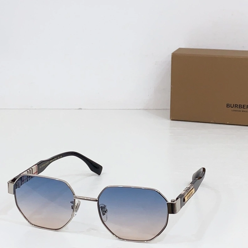 Versatile Bxrbxrry Sunglasses 250052