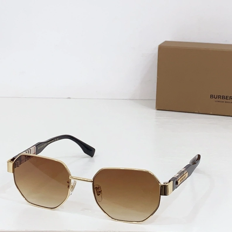 Versatile Bxrbxrry Sunglasses 250052