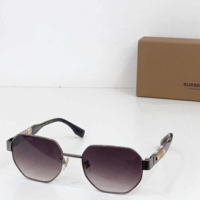 Versatile Bxrbxrry Sunglasses 250052