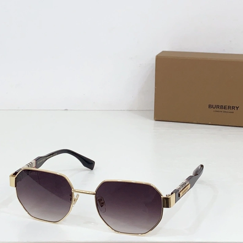 Versatile Bxrbxrry Sunglasses 250052