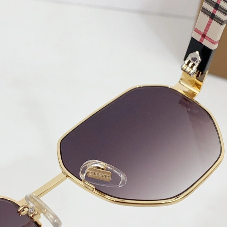 Versatile Bxrbxrry Sunglasses 250052
