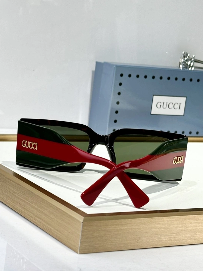 Resilient Gxccx Sunglasses 252375