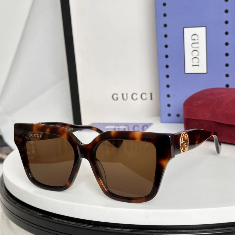 Gxccx Sunglasses Minimalist 252364