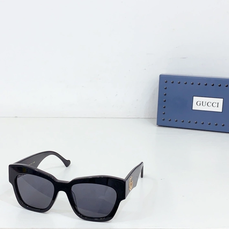 Bold Gxccx Sunglasses 252310
