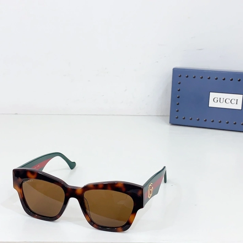 Bold Gxccx Sunglasses 252310