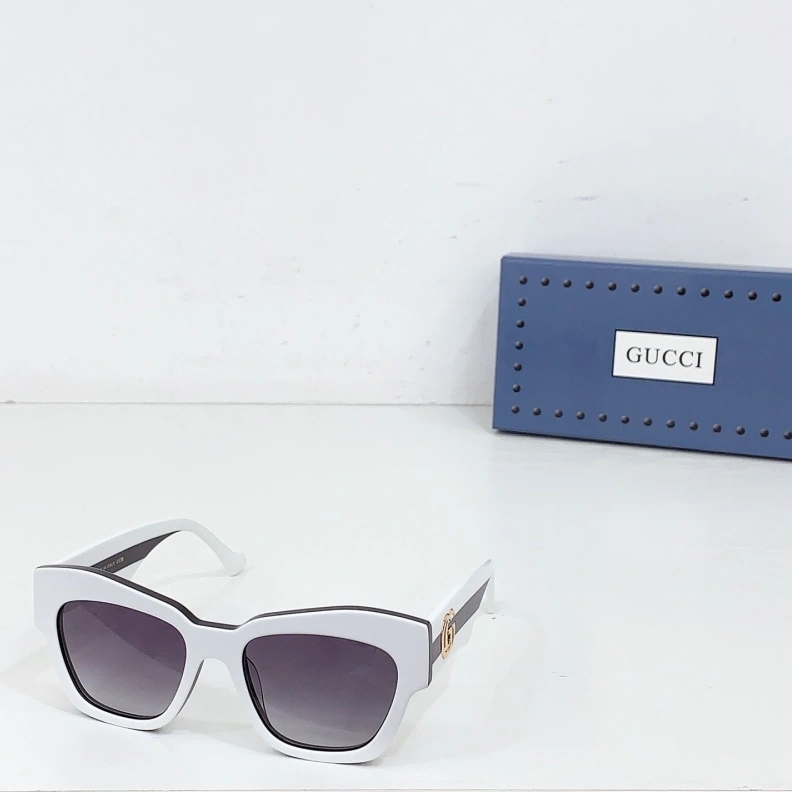 Bold Gxccx Sunglasses 252310