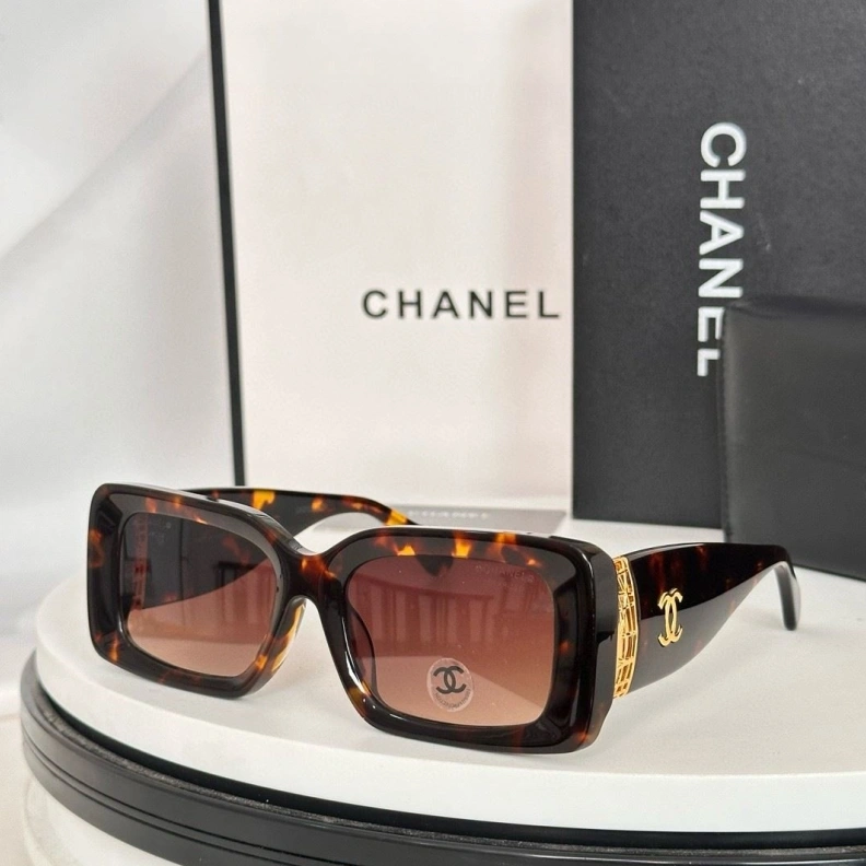 Sophisticated Chxnxl Sunglasses 251045