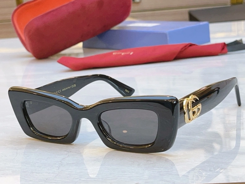 Gxccx Sunglasses Resilient 252268