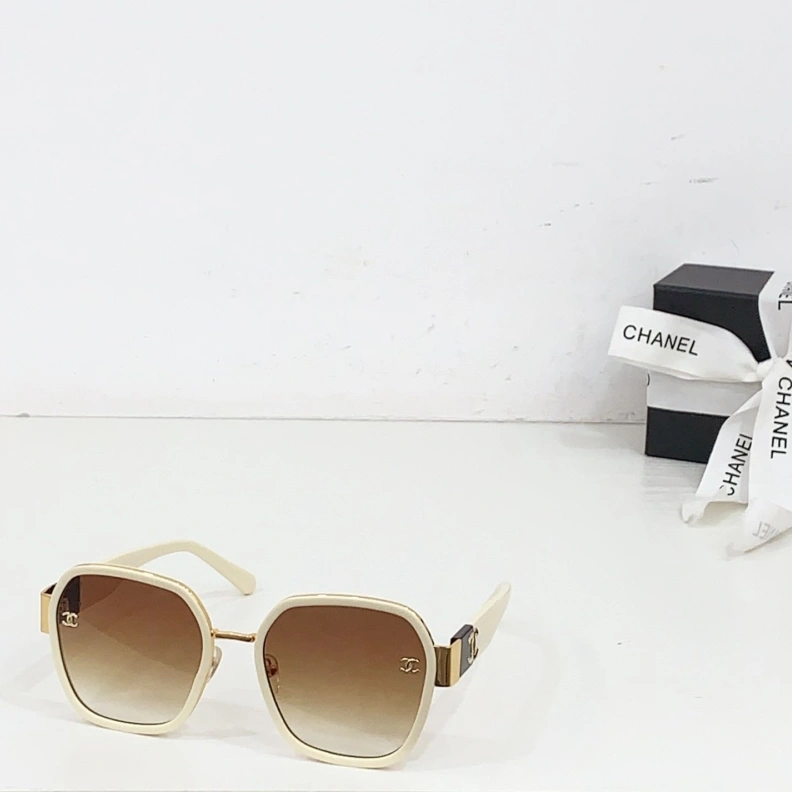 Bright Chxnxl Sunglasses 251020