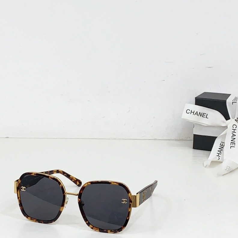 Bright Chxnxl Sunglasses 251020