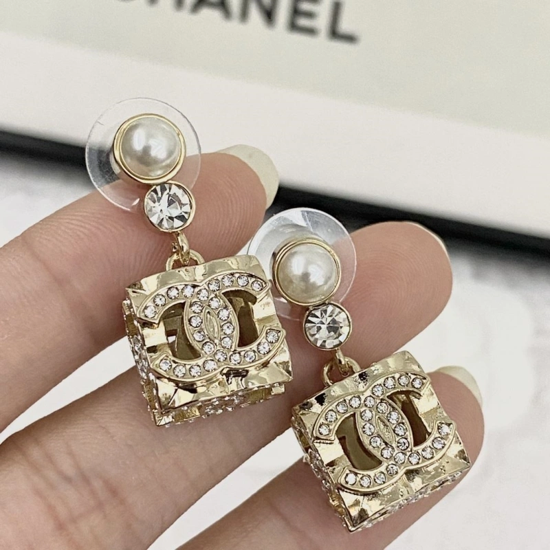 Reliable Chxnxl Earrings 290501