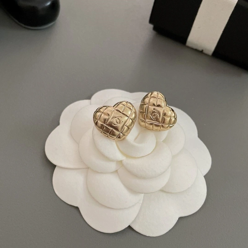 Sophisticated Chxnxl Earrings 290486