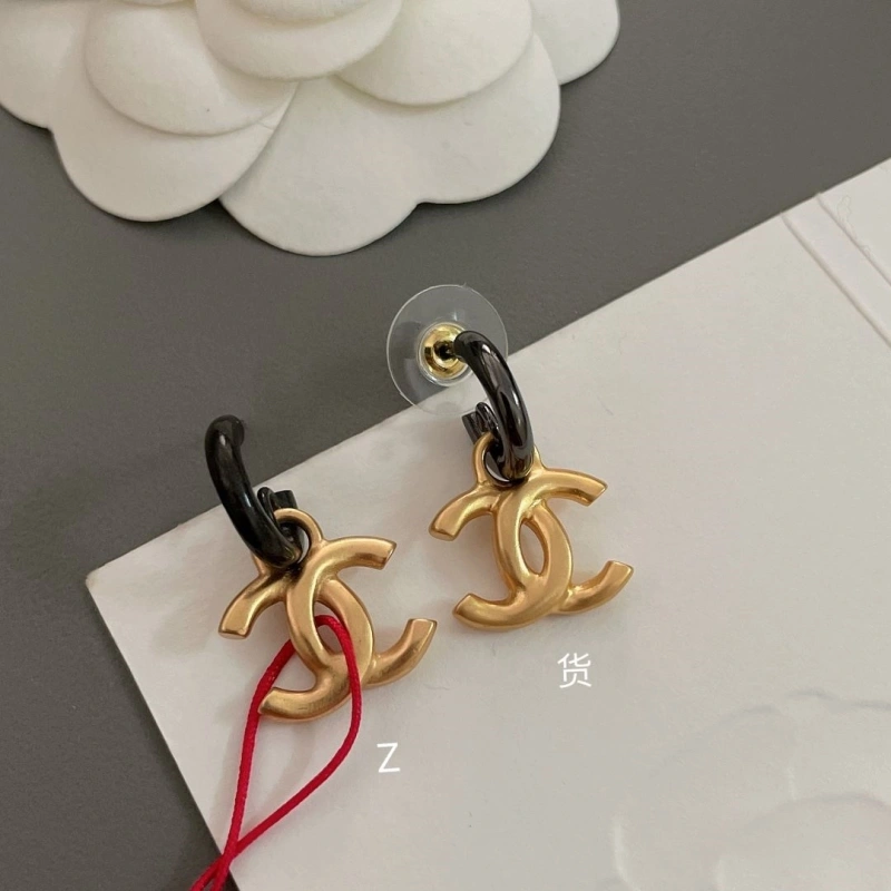 Minimalist Chxnxl Earrings 290480
