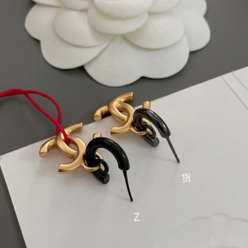 Minimalist Chxnxl Earrings 290480