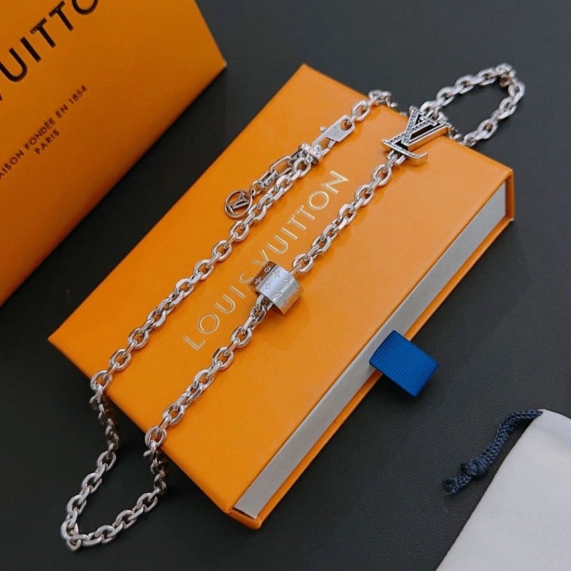 Durable LX Necklaces 310128