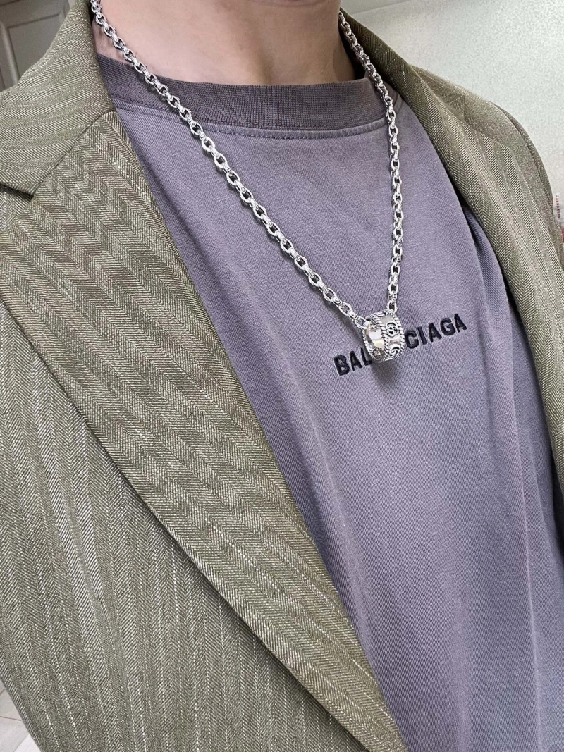 Versatile Gxccx Necklaces 304057