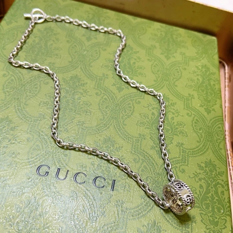 Versatile Gxccx Necklaces 304057