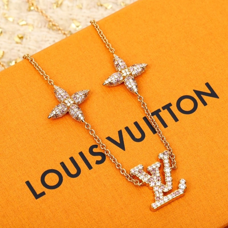 Fashionable LX Necklaces 310222