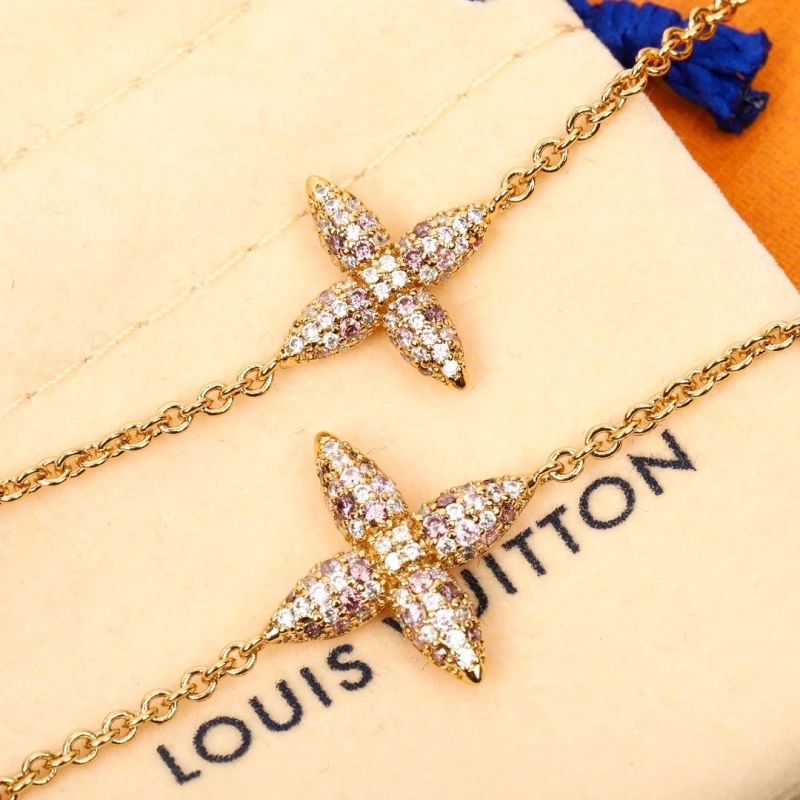 Fashionable LX Necklaces 310222