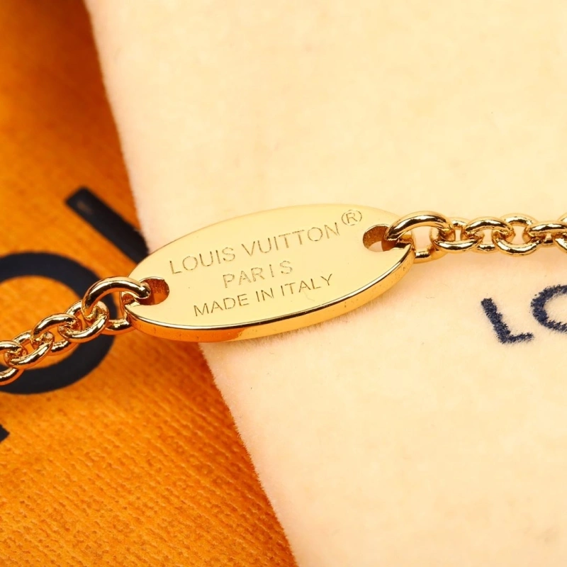Fashionable LX Necklaces 310222