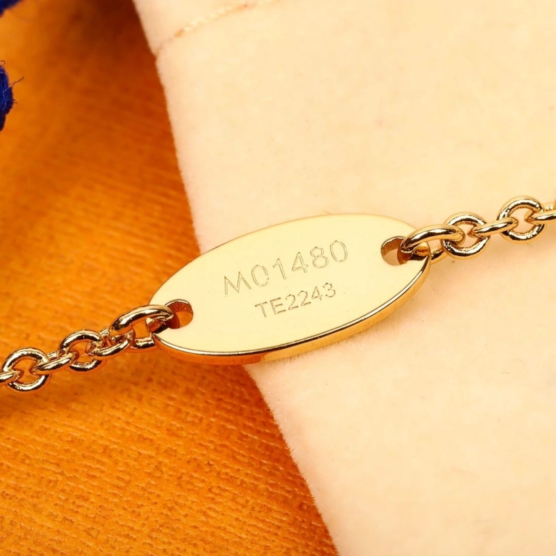 Fashionable LX Necklaces 310222