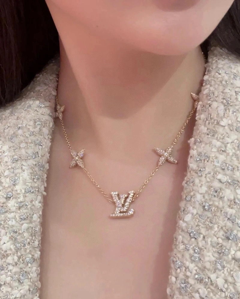 Fashionable LX Necklaces 310222