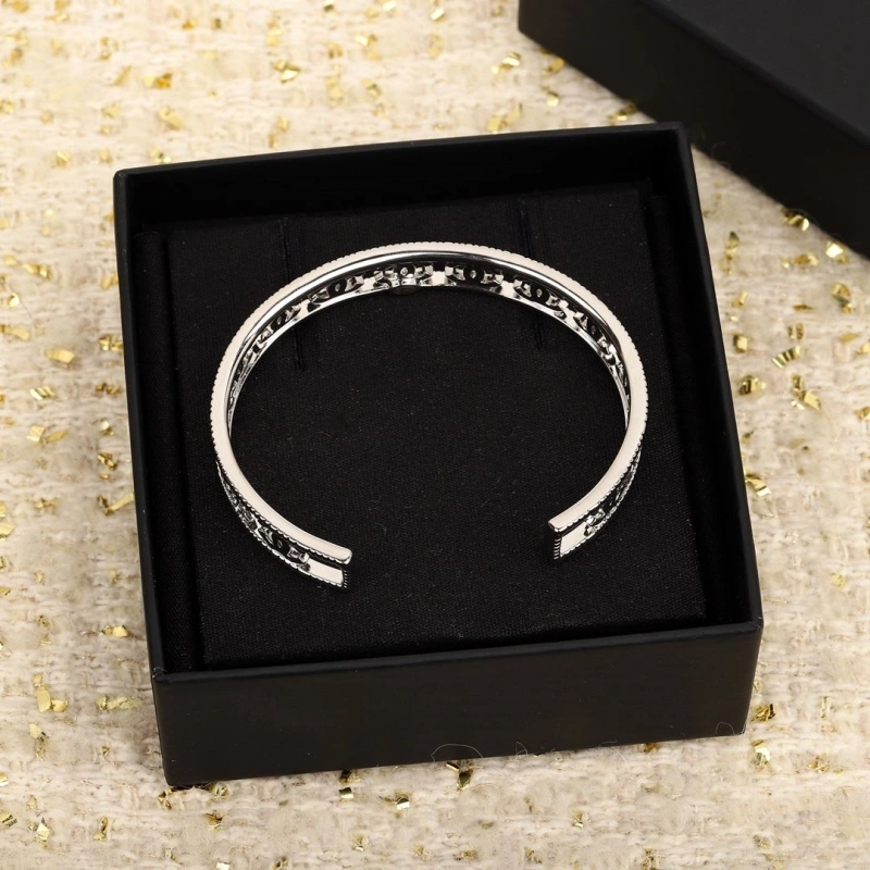 ModernLook Chxnxl Bracelets 290738